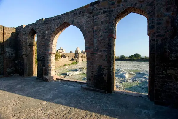 stock image Jahaj mahal from arch at Mandu, Madhya Pradesh, India 