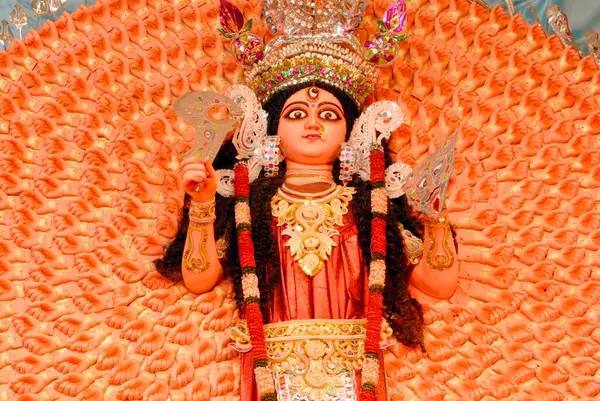 Hindu mitolojik idolü Durga Mata, Ambe Mata, Kali Mata Dussera dusera Festivali sırasında, Hindistan 