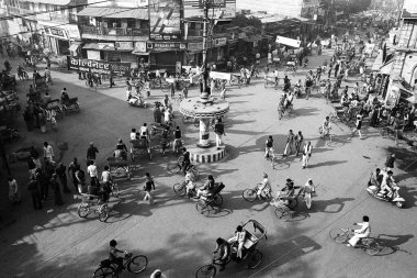 Varanasi Uttar Pradesh 1982 'de şehir yolu kavşağında kaos döngüleri başladı. 