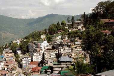 Gangtok 'un şehir manzarası; Sikkim; Hindistan