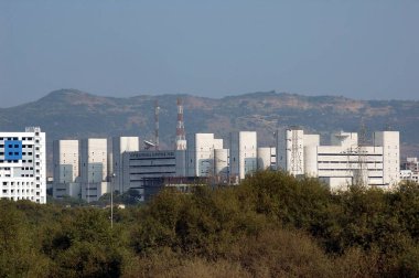 Vashi Tren İstasyonu üst katlardaki Uluslararası Bilgi Teknolojileri Parkı 'na ev sahipliği yapıyor, New Mumbai Bombay, Maharashtra, Hindistan