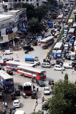 Saki Naka, Bombay Mumbai, Maharashtra, Hindistan kavşağındaki trafik karmaşası. 