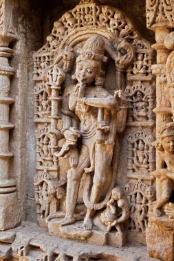 Chamunda; Rani ki vav; adım iyi; taş oyma; Patan; Gujarat; Hindistan