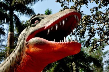 Digha, Batı Bengal, Hindistan 'daki dinozor heykeli. 