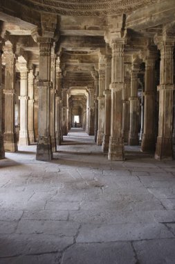 Dünya Mirası Alanı, Juma Mescid 'in iç mimarisi. 15. yüzyılda inşa edilmiş, Halol, Gujarat, Hindistan. 
