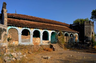 Mota Devalia yakınlarındaki Lunidhar tren istasyonu, Amreli, Saurashtra, Gujarat, Hindistan 