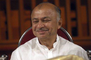 Sushil Kumar Shinde, Maharashtra Başbakanı.   