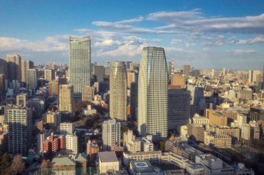 Yüksek binaların gündüz manzarası, Tokyo, Japonya