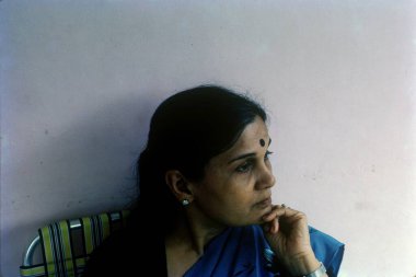 Hintli genç bir kadının portresi 