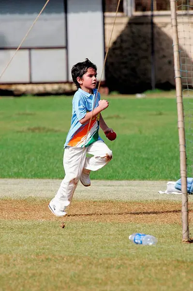 Arjun Tendulkar Usta Blaster Sachin Tendulkar 'ın oğlu Bombay Mumbai, Maharashtra, Hindistan NO MR