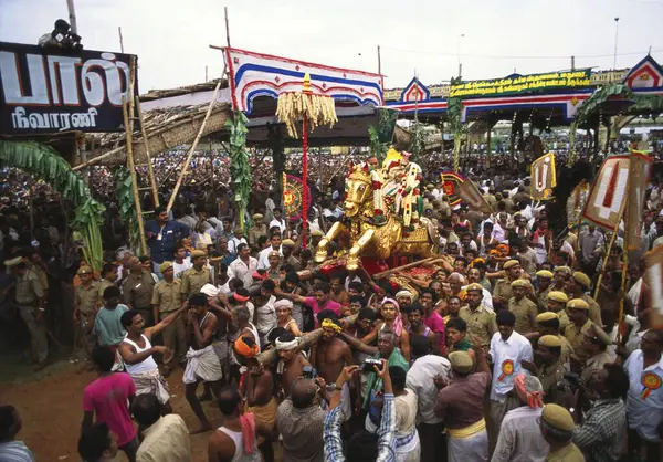 Stock image Kallazhagar Vishnu mounted on golden horse in Chitra festival, Madurai, Tamil Nadu, India 