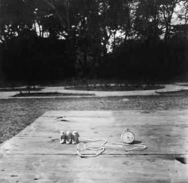 Mahatma Gandi 'nin saati ve tılsımı Delhi Birla House' da suikasta uğradıktan sonra sergilendi. 