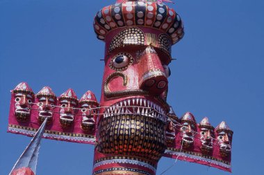 Dussehra festivali sırasında Ravana 'nın yüzü, Dadar, Mumbai, Maharashtra, Hindistan 