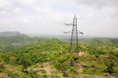 Hindistan 'ın tepe bölgesinde elektrik anketi 