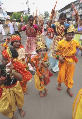 Janmashtami festivali veya Lord Krishna doğum günü karnaval alayı; Jabalpur; Madhya Pradesh; Hindistan MR 372
