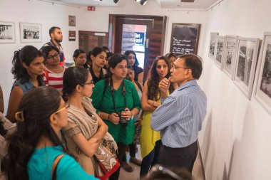 Jagdish Agarwal fotoğraf sergisi, Cihangir Sanat Galerisi, Mumbai, Maharashtra, Hindistan, Asya