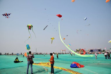 Uluslararası Uçurtma Festivali, Tithal, Valsad, Gujarat, Hindistan, Asya