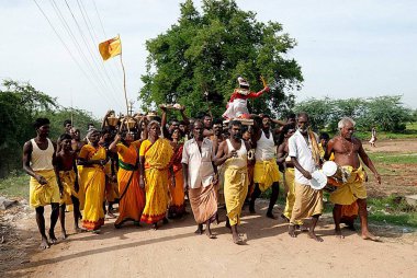 Duryodhana Padukalam Festivali, Sevilimedu, Kanchipuram, Tamil Nadu, Hindistan  