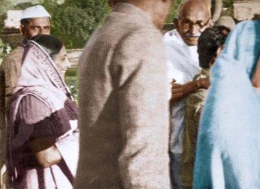 Mahatma Gandhi, Birla Evi, Delhi, Hindistan, Asya 'da 29 Ocak 1948' de yapılacak son namaz için yola çıktı.  