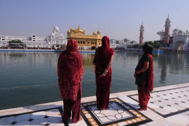 Pilgrimler, Altın Tapınak, Amritsar, Punjab, Hindistan, Asya 