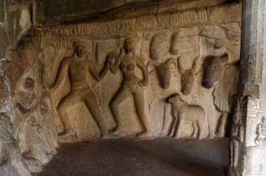Tamilnadu Hindistan Asya 'daki Mahabalipuram Krishna Mandapam' da oyma 