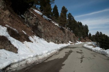 Karla kaplı ghat yolu, gulmarg, kaşmir, Hindistan, Asya