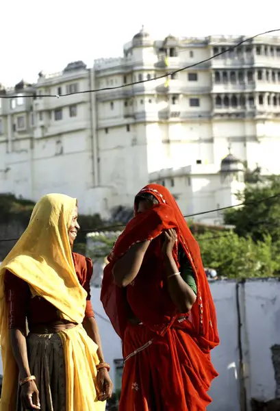 Stock image Women standing together, Dilwara, Rajasthan, India 