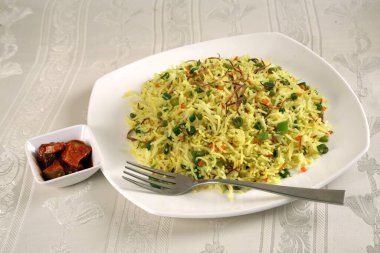 Hindistan Halkla İlişkiler # 743AH 'ta Mango turşulu pirinç.