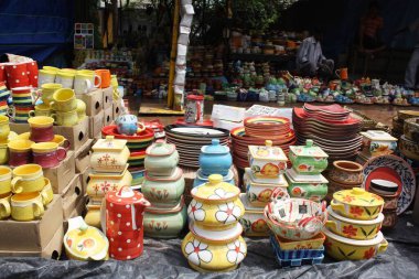 Toprak saksıları, Dilli haat pazarı, Delhi, Hindistan 