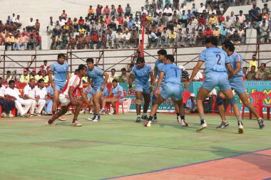 Hindistan, Rajasthan 'da Kabaddi Oynayan Genç Adamlar 