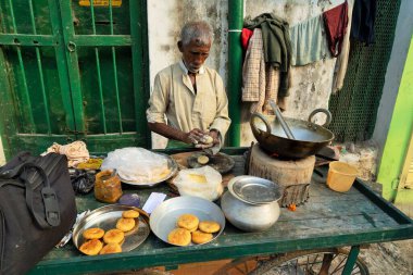 Kızarmış Kachori Satıcısı, Kolkata, Batı Bengal, Hindistan, Asya