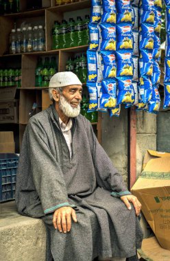 Kaşmirli yaşlı adam, Dawar köyü, Gurez, Bandipora, Kaşmir, Hindistan, Asya 