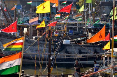 Porbandar limanındaki tekne Gujrat Hindistan Asya 
