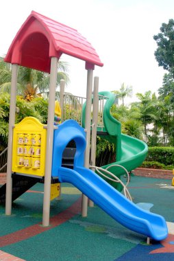 Parktaki çocuk parkı.  