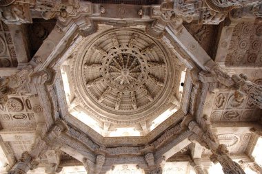 Adinatha tapınağının tavanı, ranakpur, rajasthan, Hindistan, Asya 