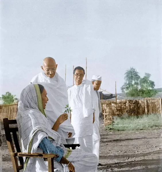 stock image Mahatma Gandhi talking with Jankidevi Bajaj, Wardha, Maharashtra, India, Asia, 1941 