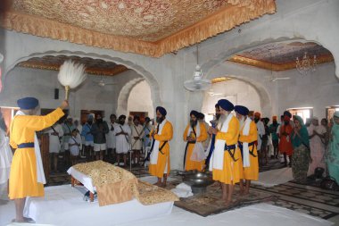 Pooja guru granth sahib, altın tapınak, amritsar, Punjab, Hindistan, Asya 