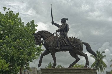 Alibag, Raigad, Maharashtra, Hindistan, Asya 'daki Chatrapati Shivaji Maharaj Heykeli 