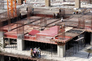 Bombay Mumbai, Maharashtra, Hindistan 'da inşaat işçileri 