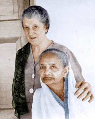 Kasturba Gandhi ile Agatha Harrison, Hindistan, Asya, 1941 
