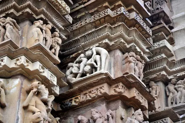 Erotik heykel Khajuraho Madhya Pradesh Hindistan Asya