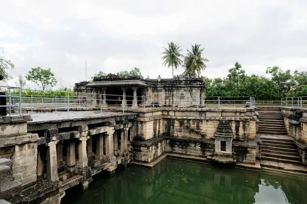 Manikesvara Tapınağı ve Tank Lakkundi, Gadag, Karnataka, Hindistan 