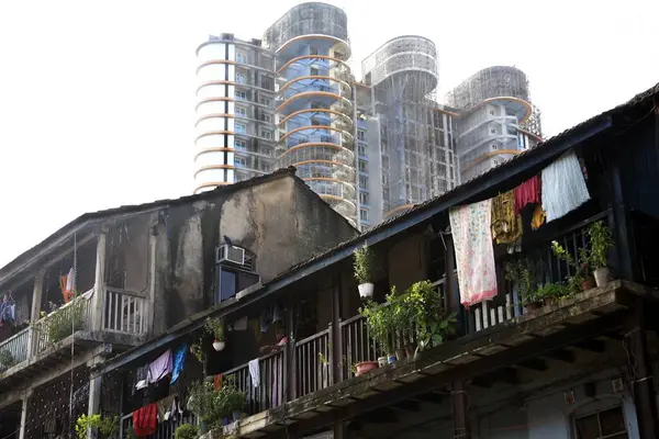 Stock image Old daruwala chawl and skyscraper, Ganpatrao kadam marg, Lower Parel, Bombay Mumbai, Maharashtra, India 26-August-2009 