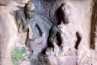Pandav Leni 'de duvara oyulmuş heykel; Nashik; Maharashtra; Hindistan