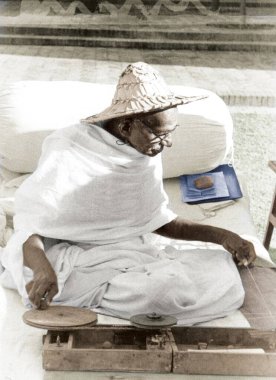Mahatma Gandhi Birla evinin bahçesinde dönüyor, Yeni Delhi, Hindistan, Asya, 1947