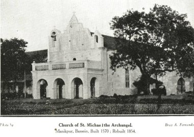 St. Michael Archangel Katolik Cemaati Kilisesi, Manikpur, Bessein 1570 'te yeniden inşa edildi 1854, Vasai, Maharashtra, Hindistan 