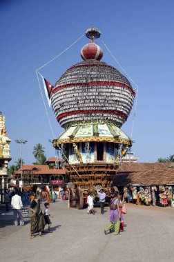 Udupi Karnataka 'da dekore edilmiş Ratha Hindistan Asya 
