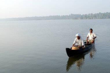 Durgun sularda balık tutmak, Kerala, Hindistan 