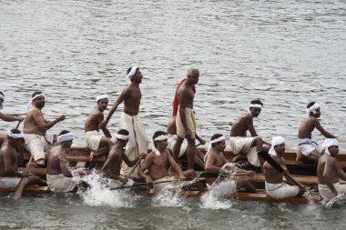 Aranmula Vellamkali tekne yarışı, Aranmula, Kerala, Hindistan 
