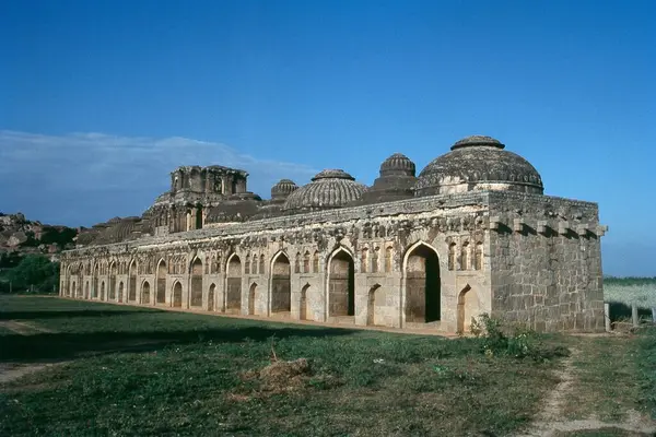 Fil Ahırları 'nın Yapısı, Hampi, Karnataka, Hindistan, Asya 